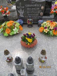 Zdjęcie grobu 823-824